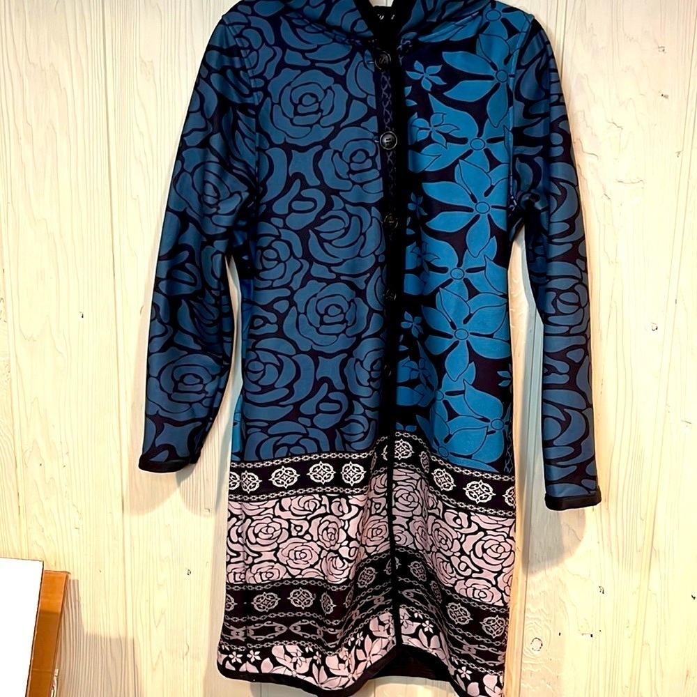 𝅺Hooded Lightweight Jacket with a Vintage Flair.